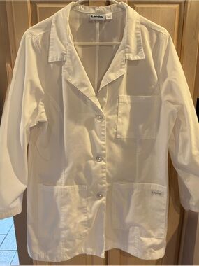 Landau White Women's Lab Coat sz L Excellent condition
